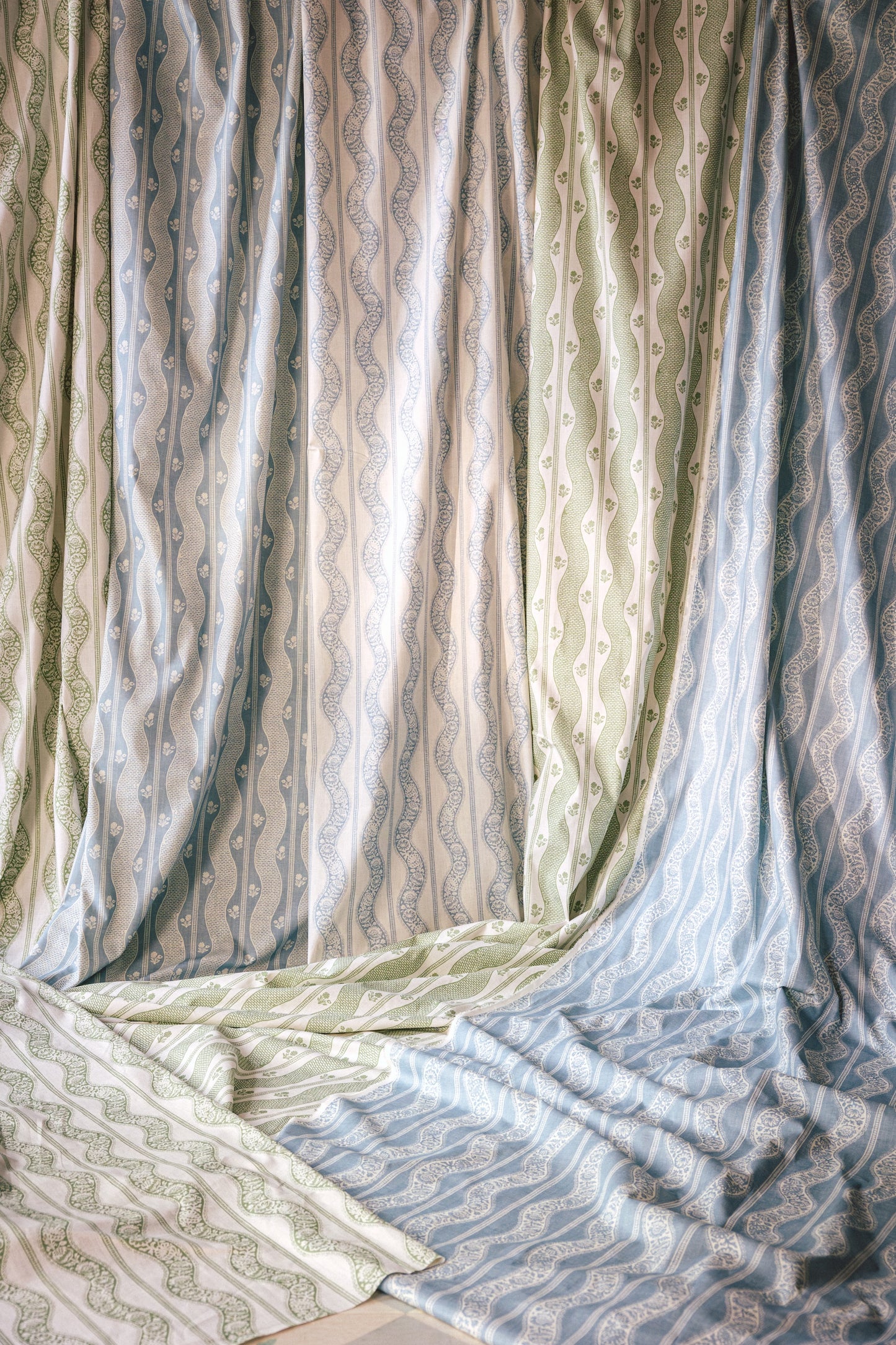 Wandering Toile - Meadow (F)